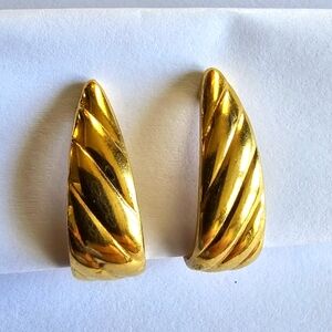 Vintage Monet hoop clip earrings gold tone clipon womens classic elegant